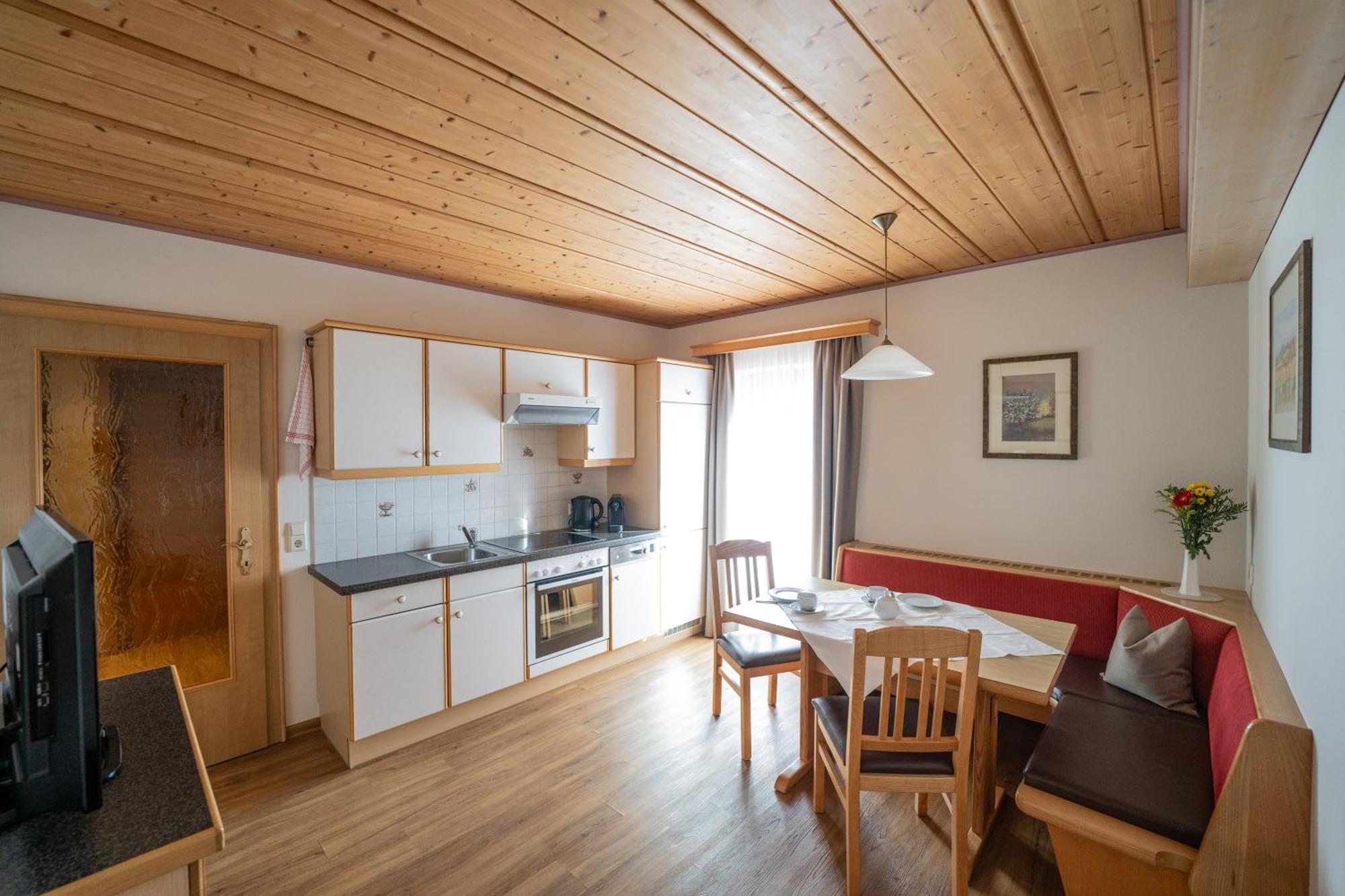 ホテル Haus Koessler ラートシュタット エクステリア 写真